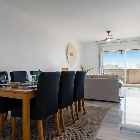 Vivi Homes - Rome Pool, Garden, Golf & Marbellac