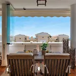 アパート Vivi Homes - Rome Pool, Garden, Golf & マルベーリャ