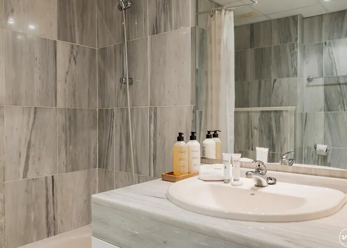 Vivi Homes - Rome Pool, Garden, Golf & Lejlighed *