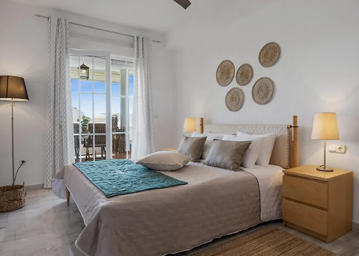 Vivi Homes - Rome Pool, Garden, Golf & شقة